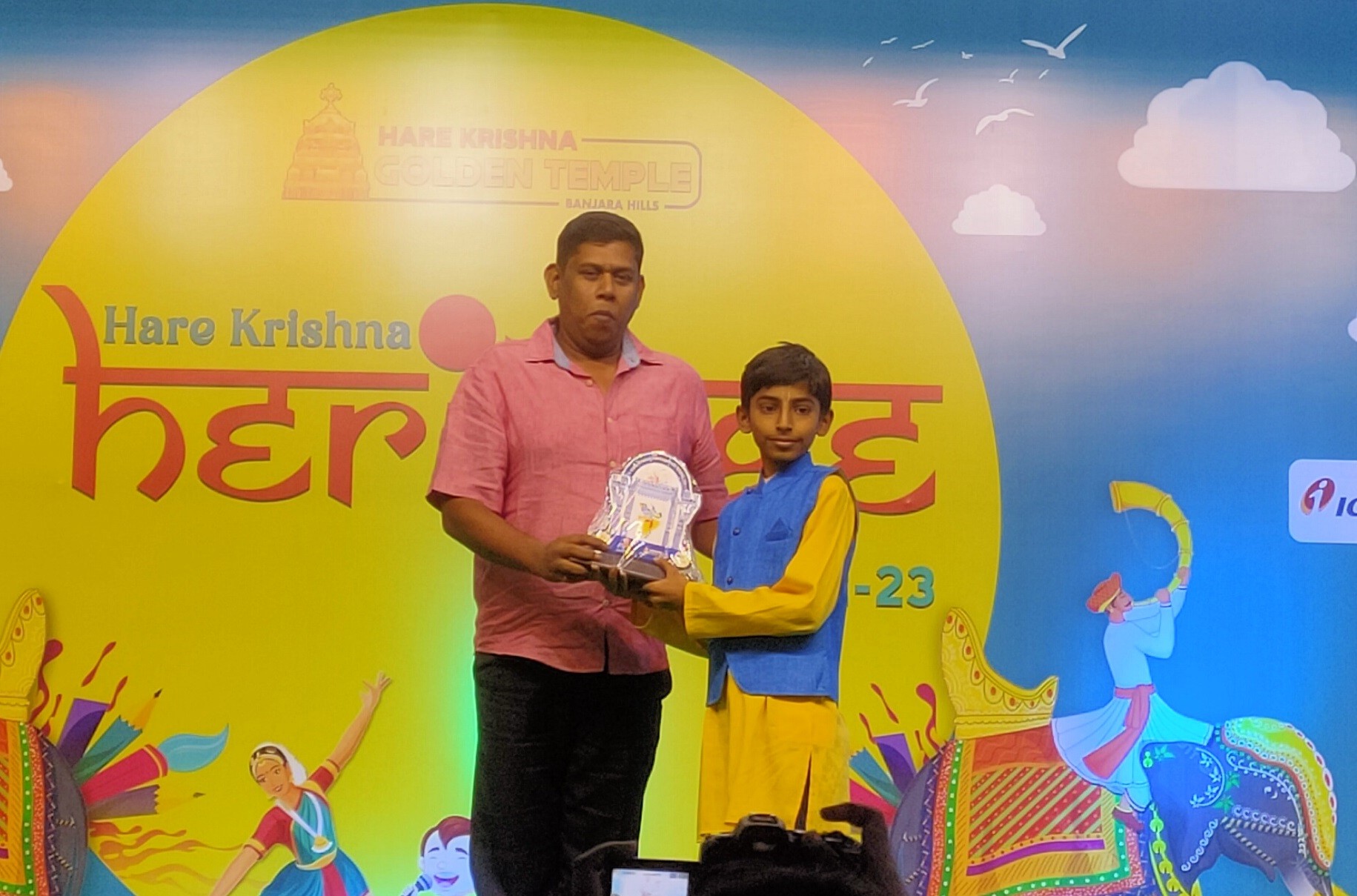 Jayanth Phani Shambhu VI E won the 1st prize in Story telling from junior category