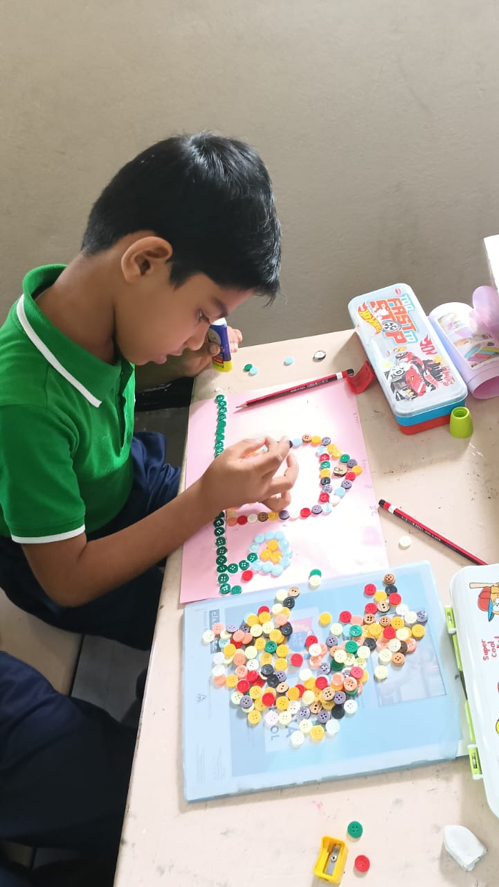 Hand print and designs with buttons (18)