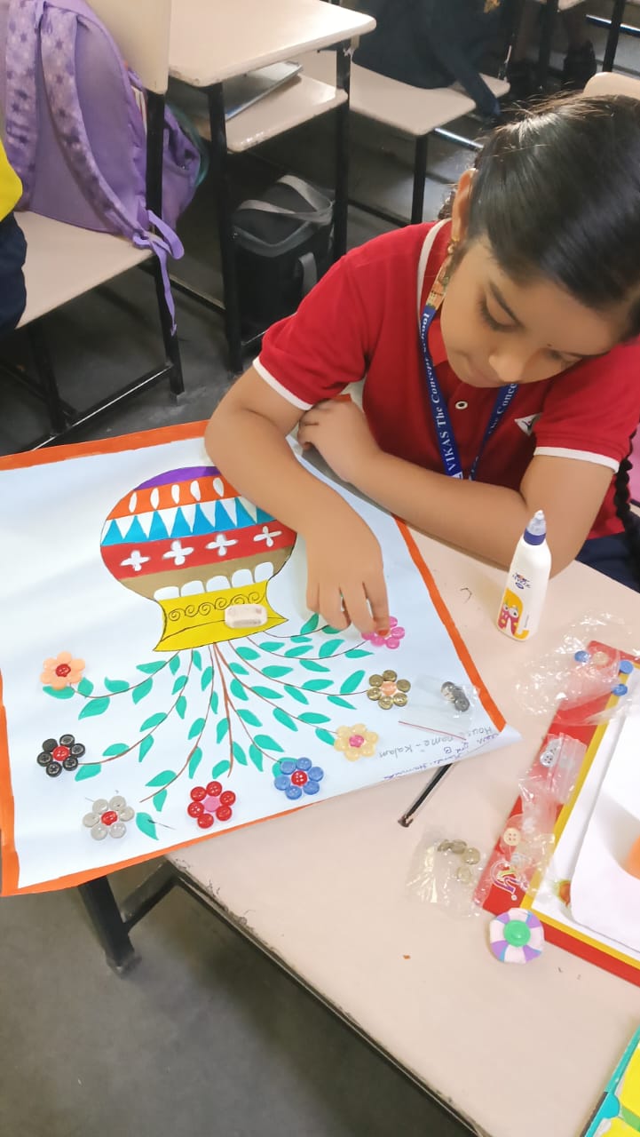 Hand print and designs with buttons (23)