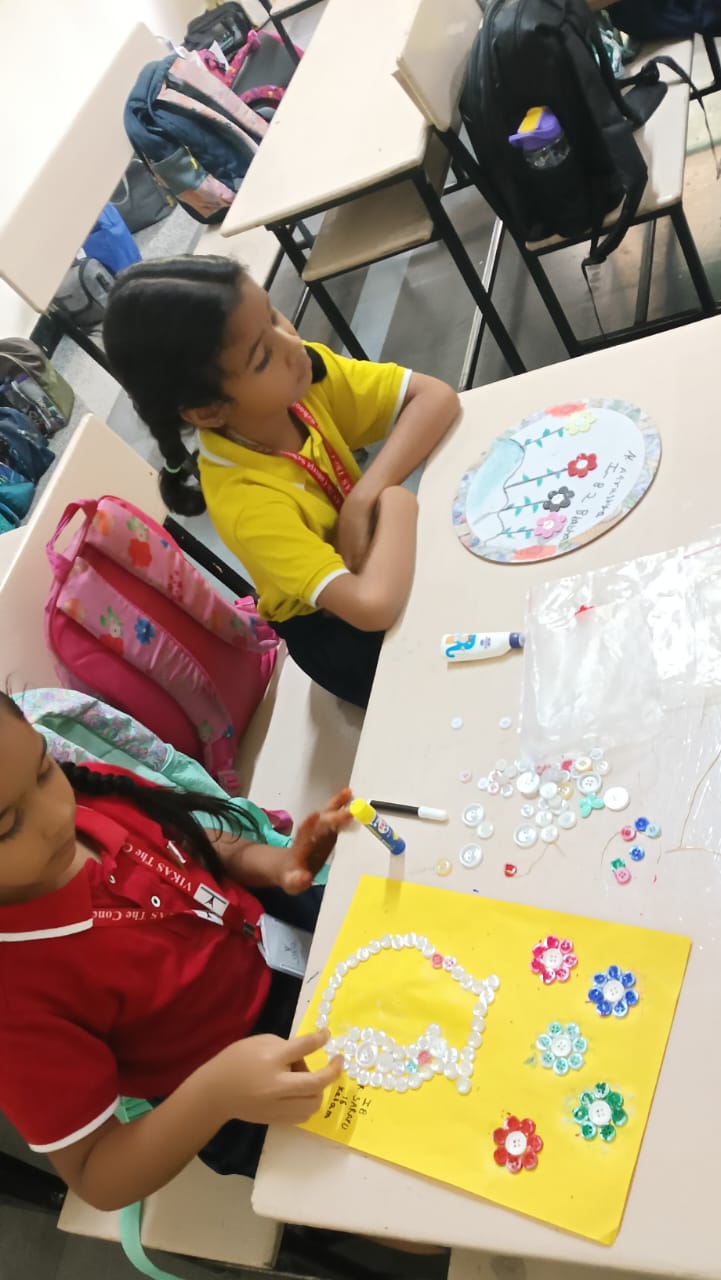Hand print and designs with buttons (25)