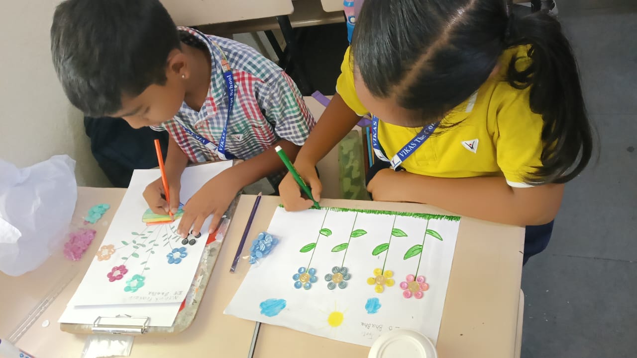 Hand print and designs with buttons (28)