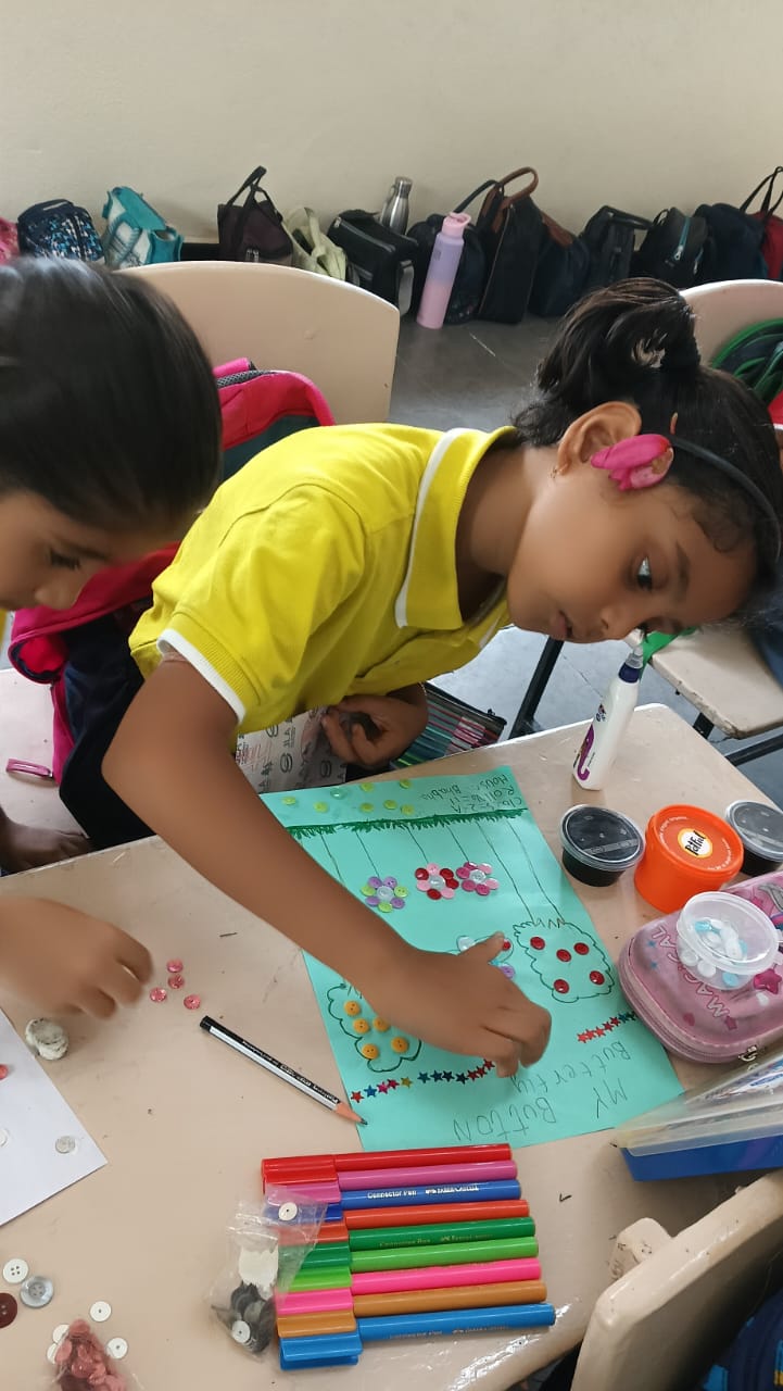 Hand print and designs with buttons (30)