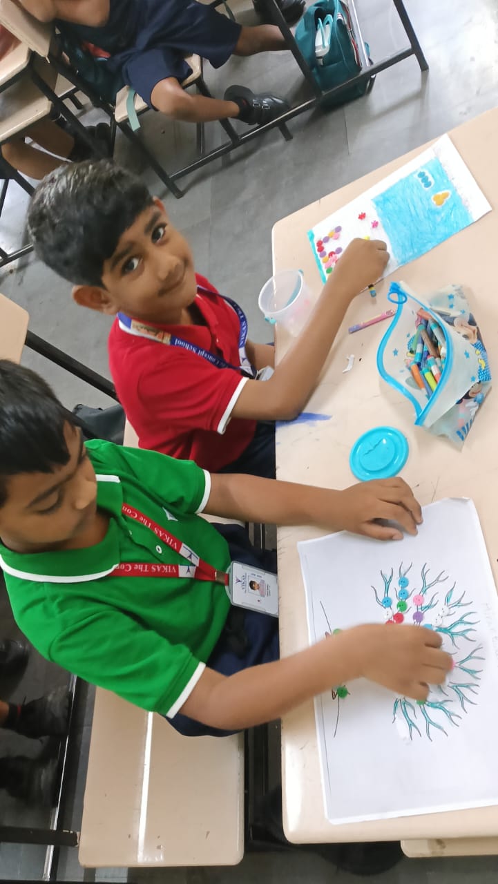 Hand print and designs with buttons (37)